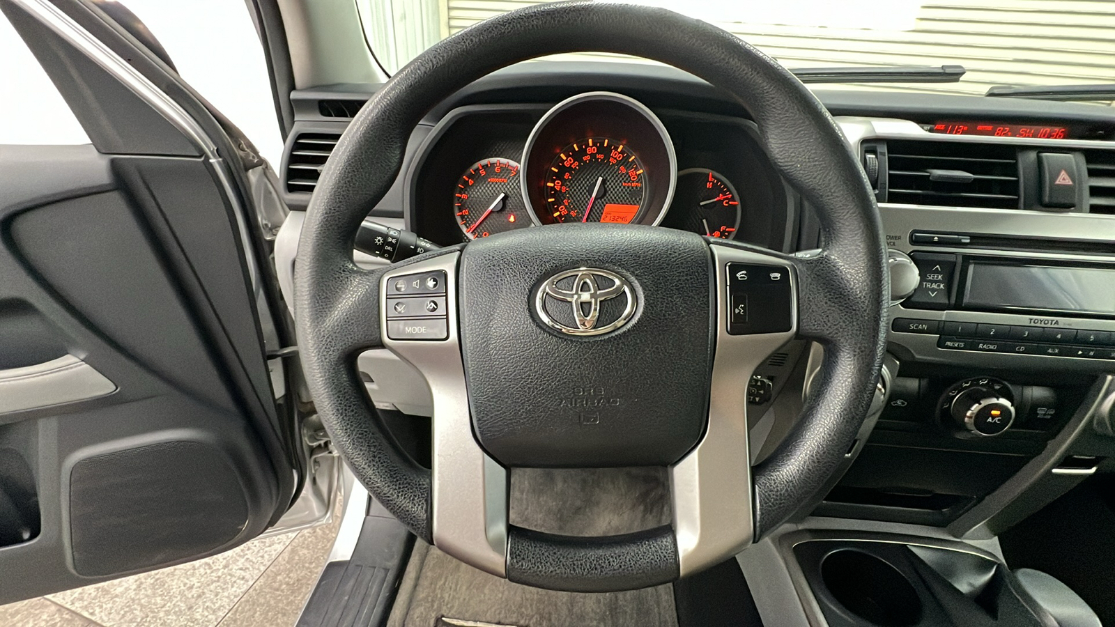 2010 Toyota 4Runner Limited 21