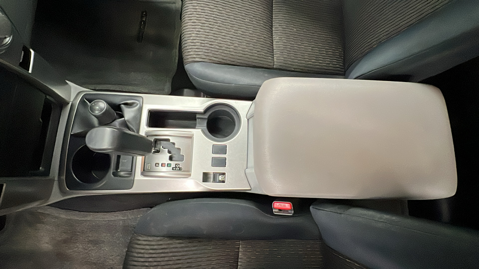 2010 Toyota 4Runner Limited 25