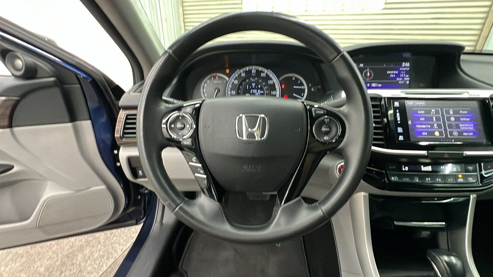 2017 Honda Accord EX-L 23