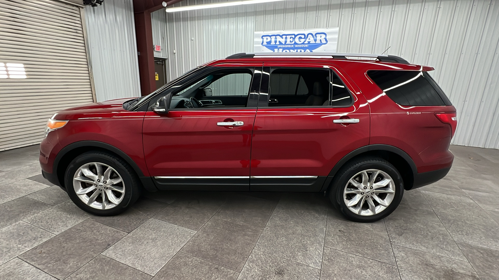 2014 Ford Explorer XLT 2