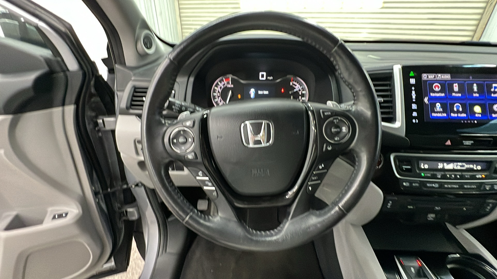 2016 Honda Pilot Touring 26