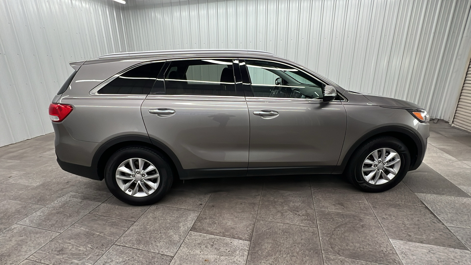 2016 Kia Sorento LX 9