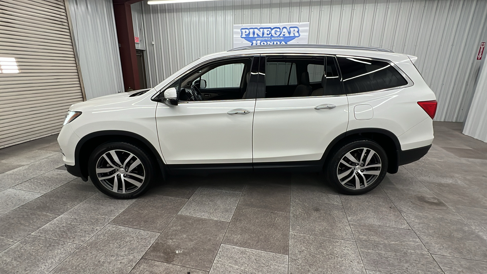 2017 Honda Pilot Elite 2