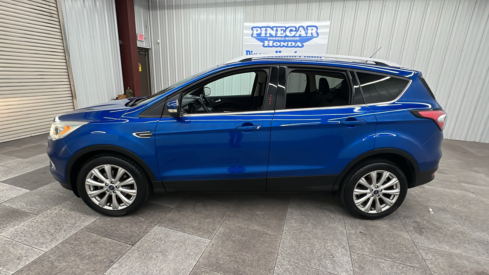 2017 Ford Escape Titanium 2