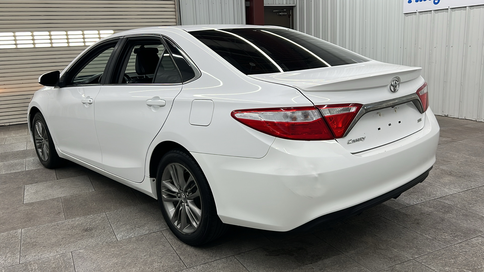 2015 Toyota Camry SE 4