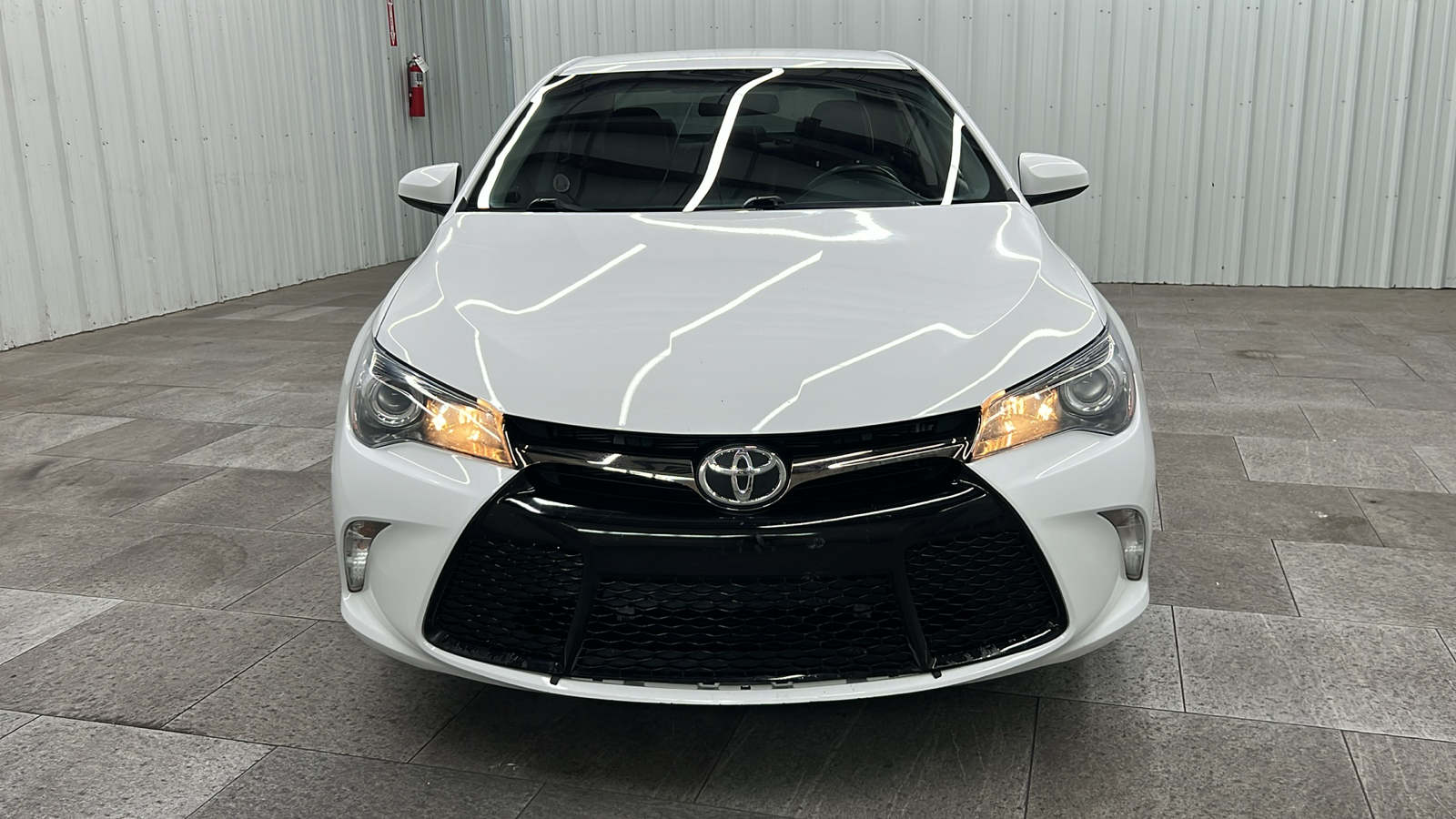 2015 Toyota Camry SE 11