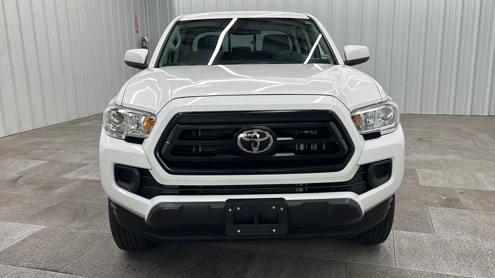 2020 Toyota Tacoma SR 11