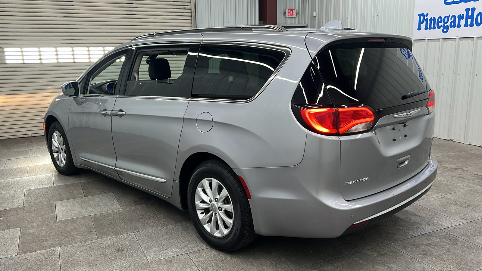 2018 Chrysler Pacifica Touring L 4