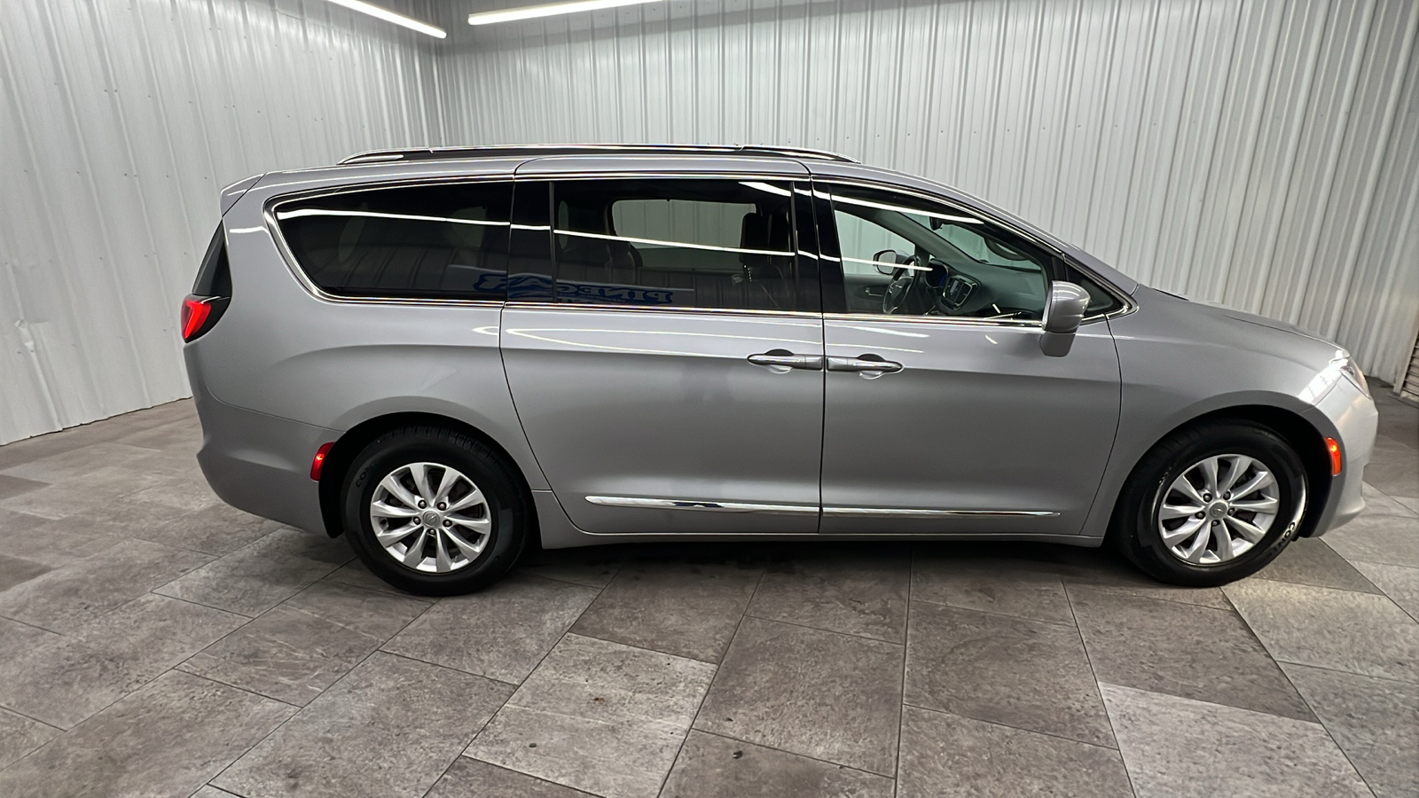 2018 Chrysler Pacifica Touring L 8