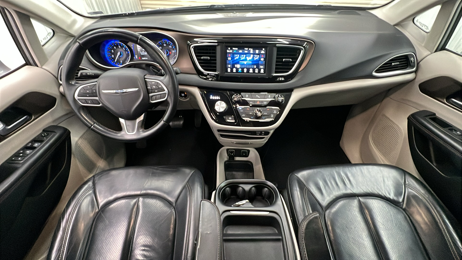 2018 Chrysler Pacifica Touring L 14