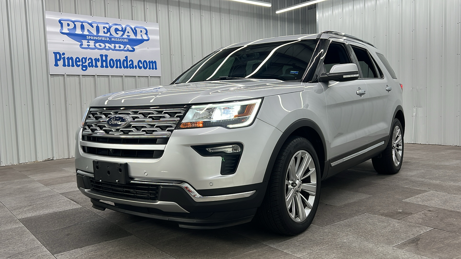 2019 Ford Explorer Limited 1