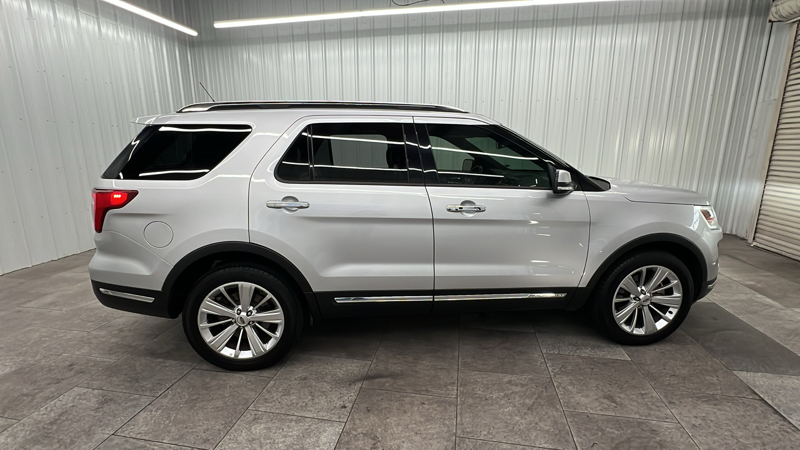 2019 Ford Explorer Limited 9