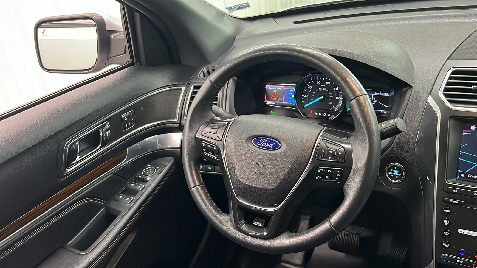 2019 Ford Explorer Limited 17