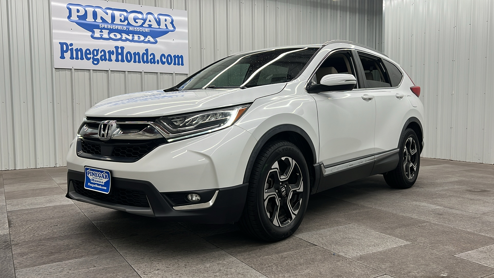 2019 Honda CR-V Touring 1