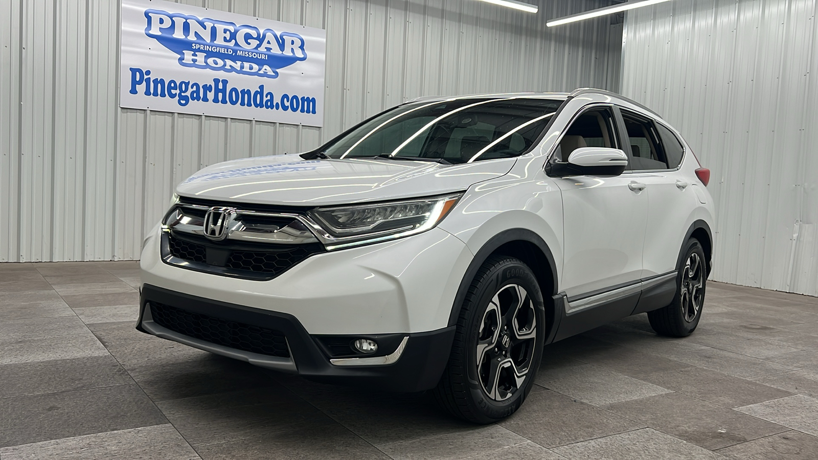 2019 Honda CR-V Touring 1