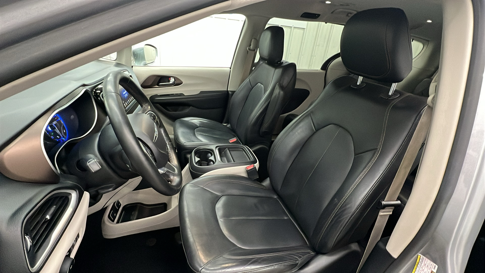 2019 Chrysler Pacifica Touring L 18