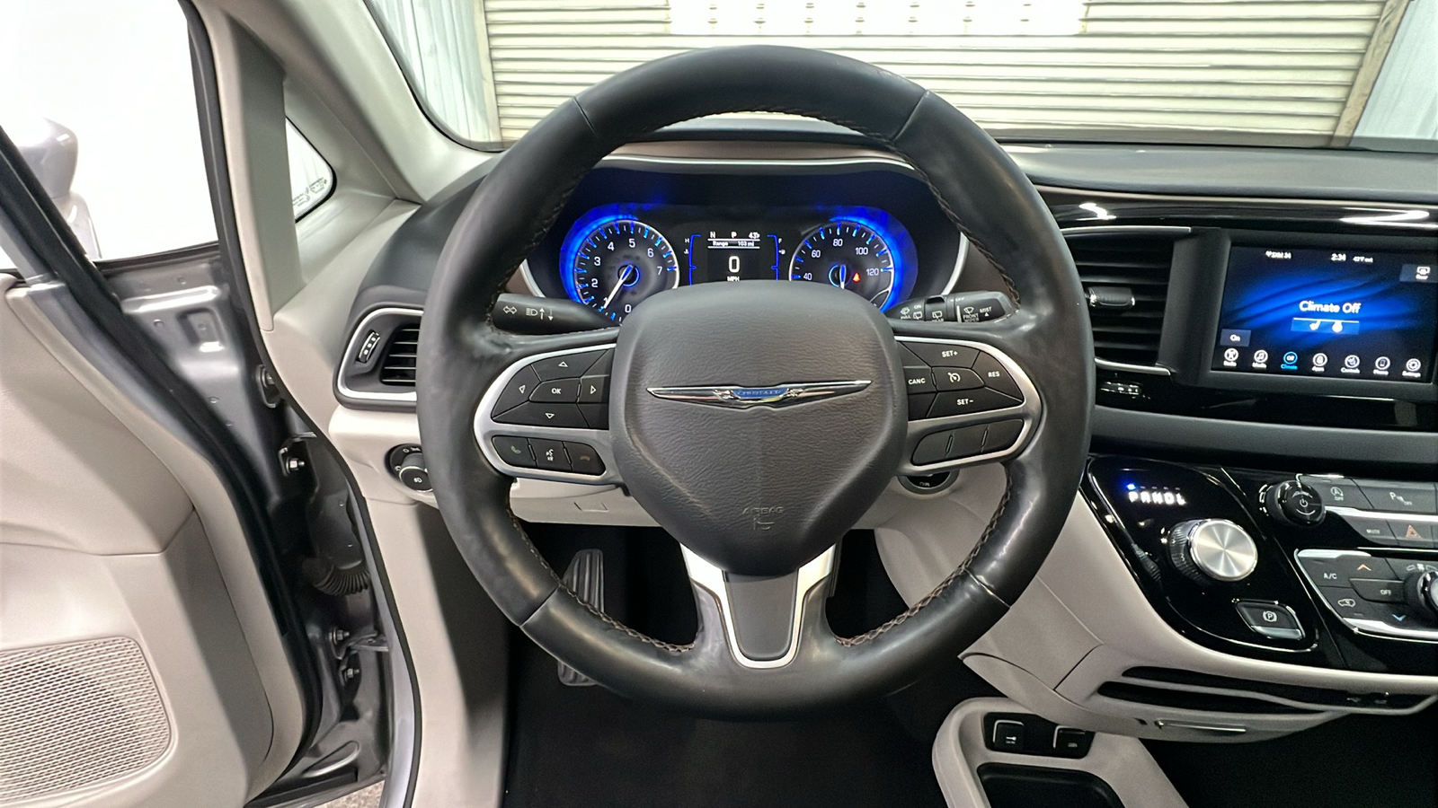 2019 Chrysler Pacifica Touring L 23