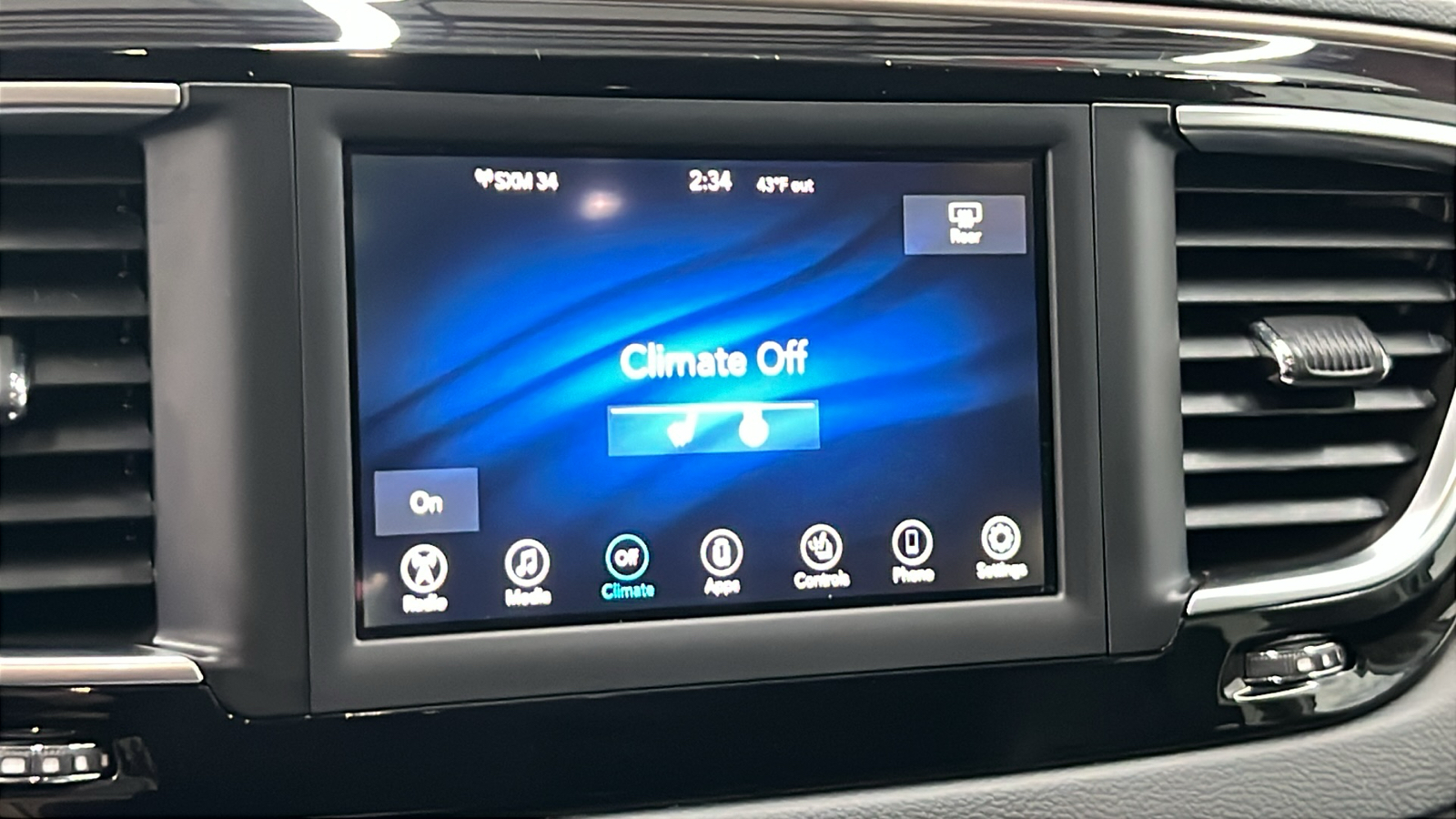 2019 Chrysler Pacifica Touring L 26