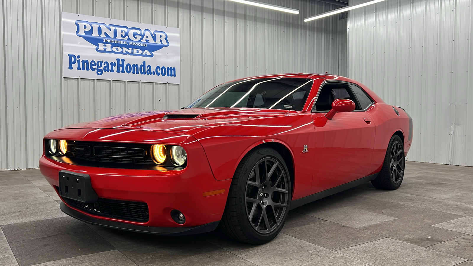 2016 Dodge Challenger R/T Scat Pack 1