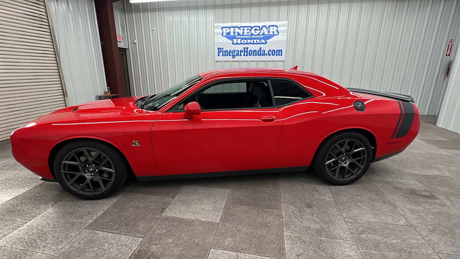 2016 Dodge Challenger R/T Scat Pack 2