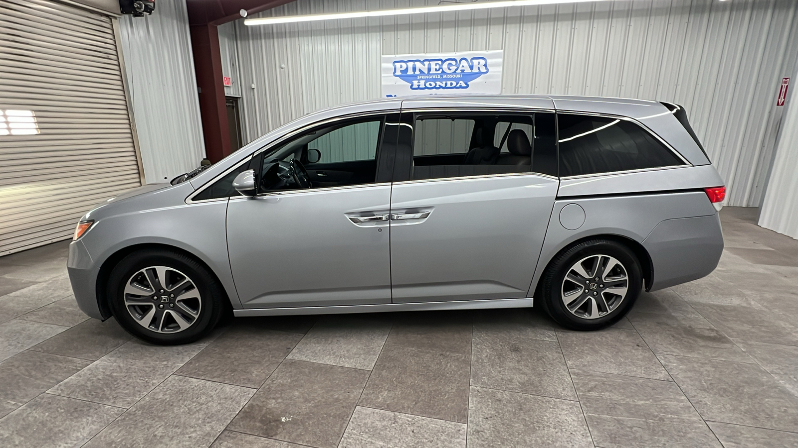 2016 Honda Odyssey Touring Elite 2