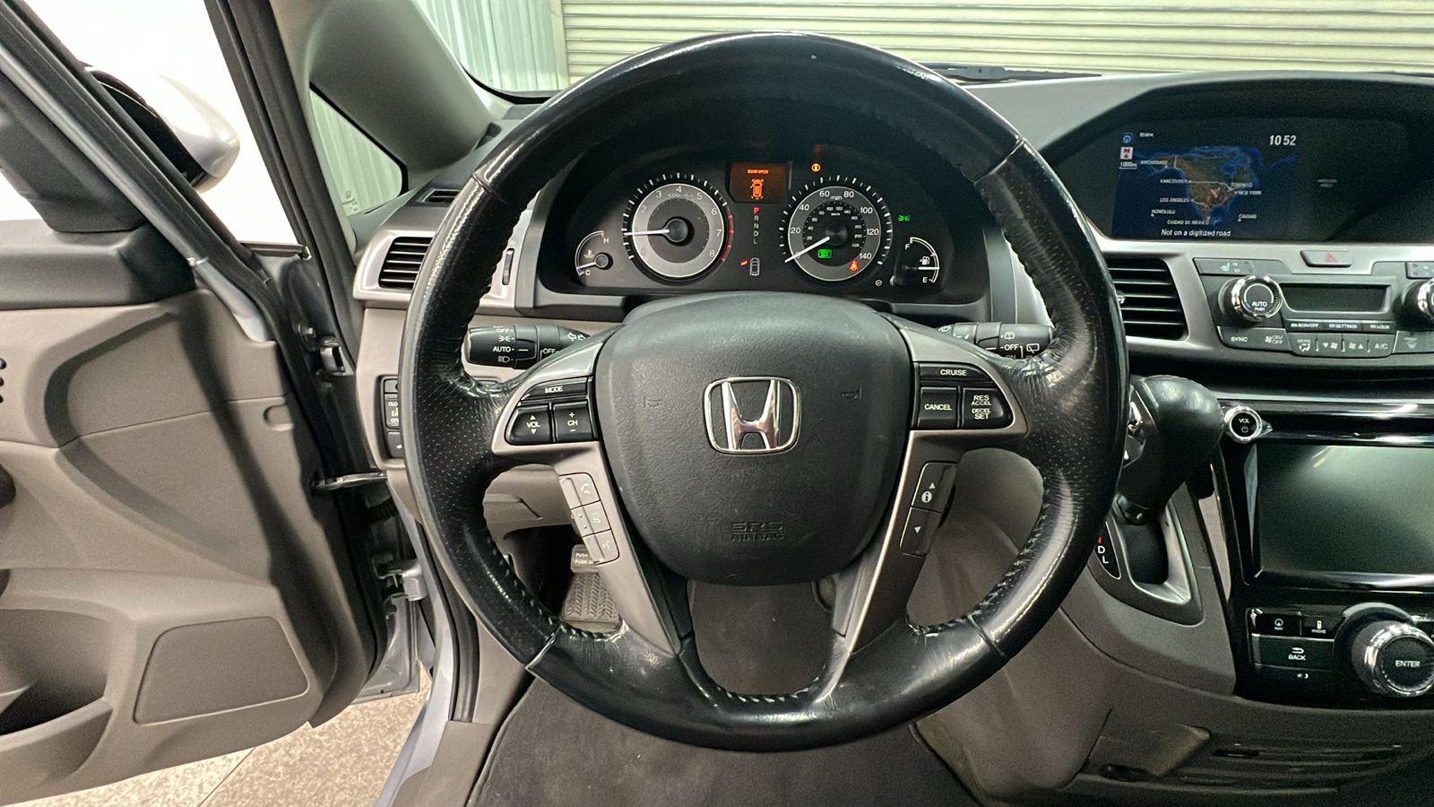 2016 Honda Odyssey Touring Elite 25