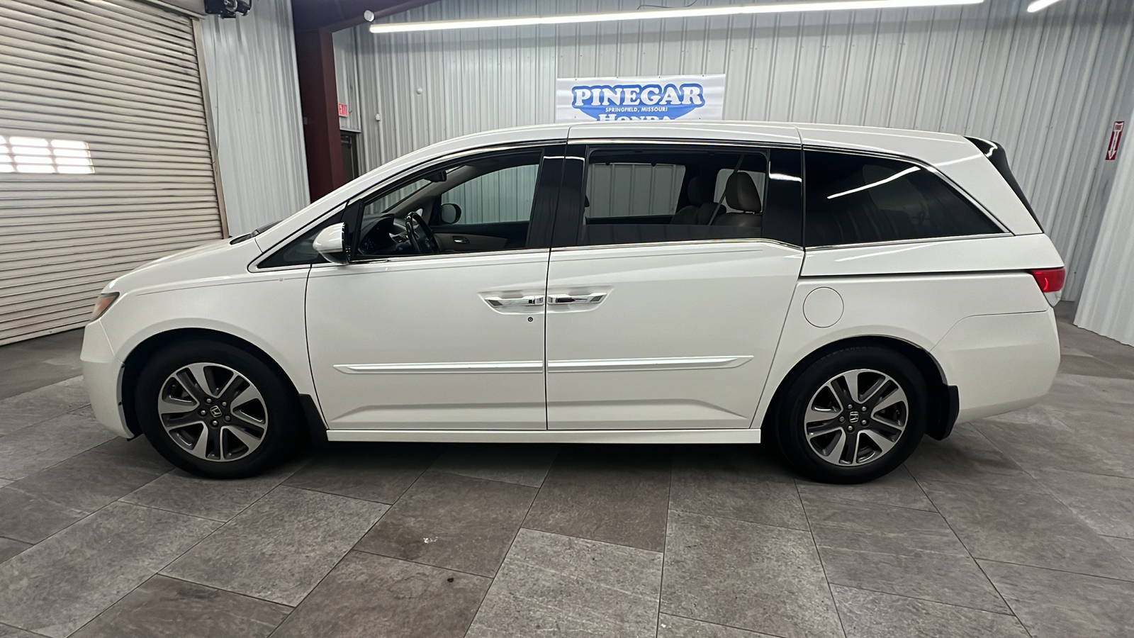 2016 Honda Odyssey Touring Elite 2