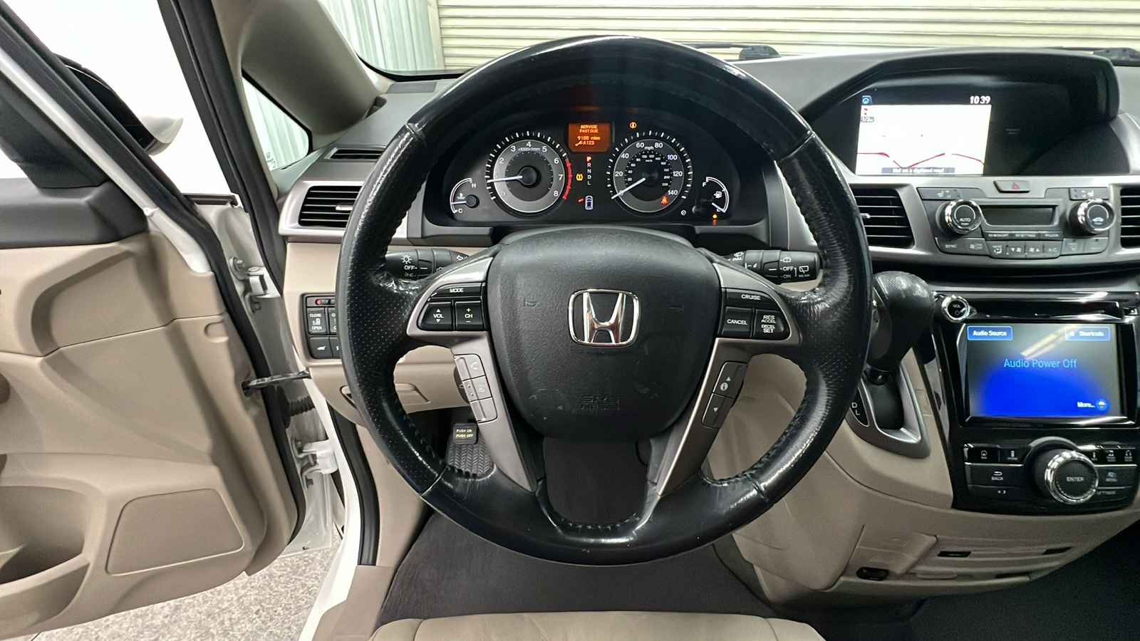 2016 Honda Odyssey Touring Elite 26