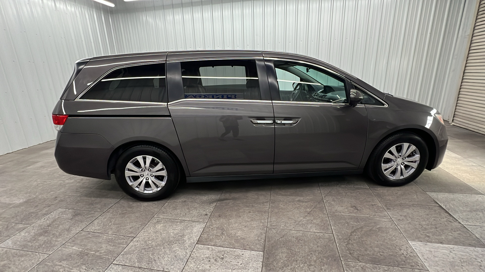 2016 Honda Odyssey SE 9