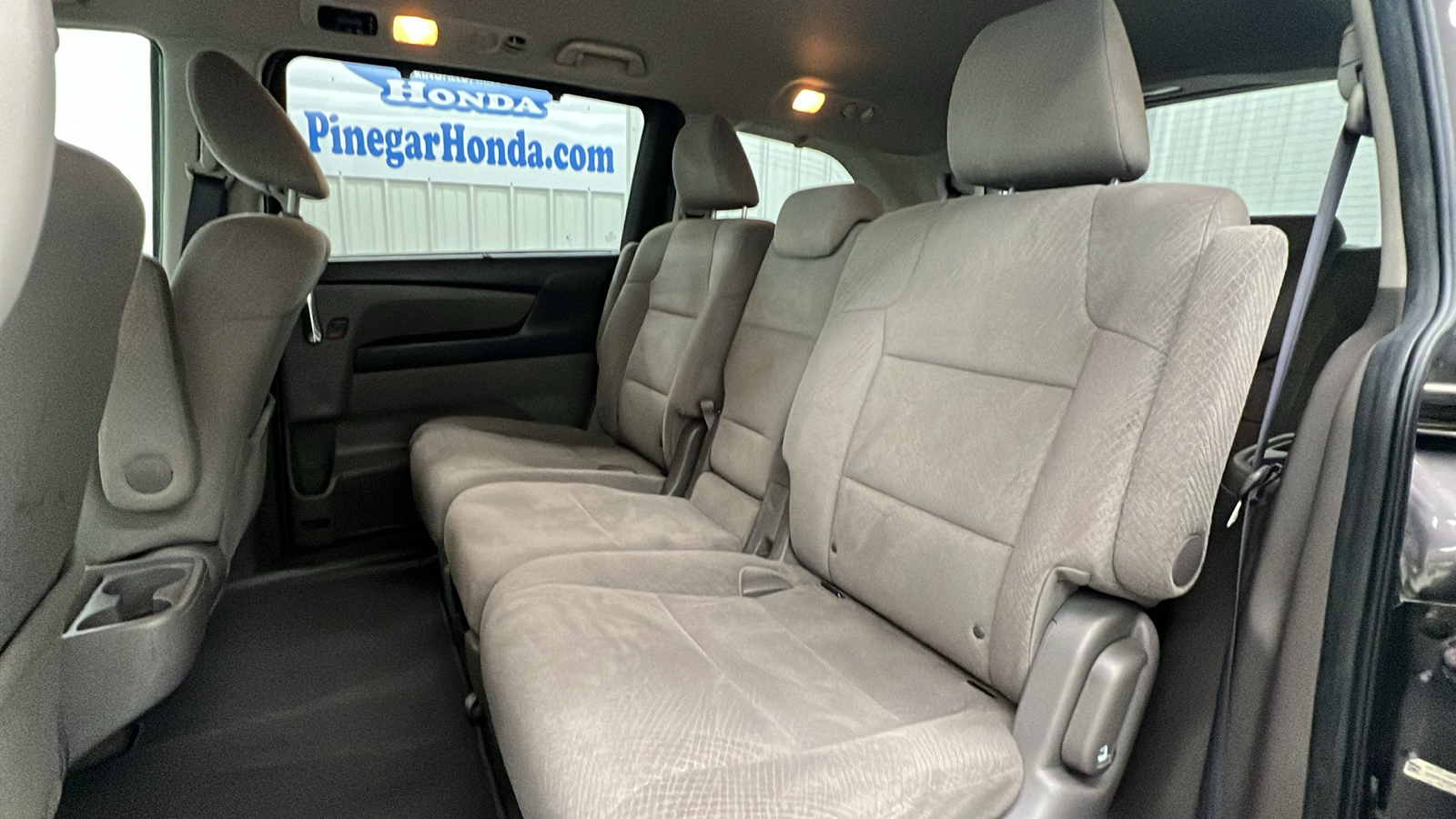 2016 Honda Odyssey SE 12