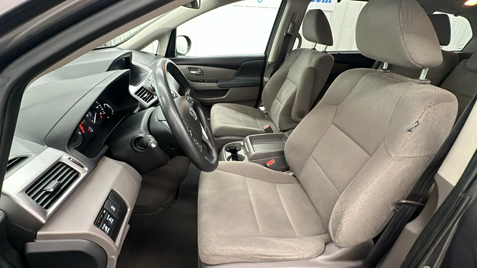 2016 Honda Odyssey SE 20