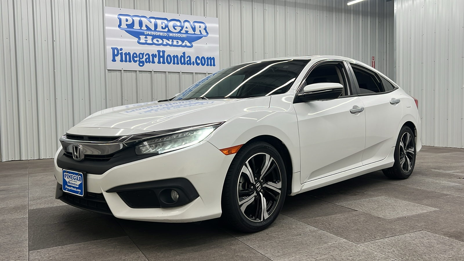 2016 Honda Civic Touring 1