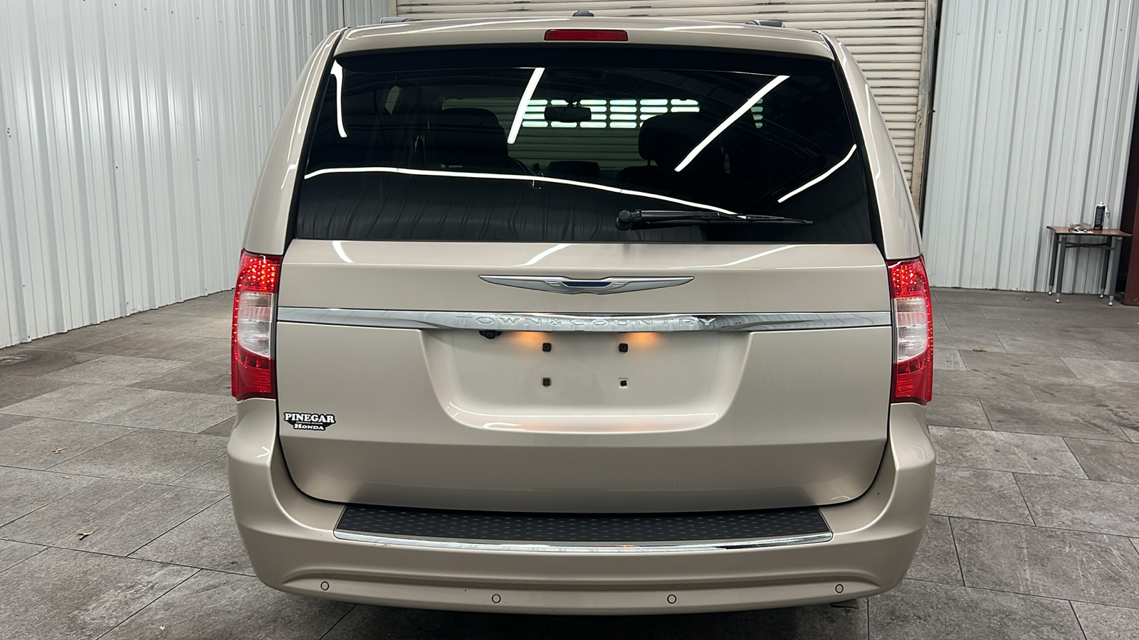 2013 Chrysler Town & Country Touring-L 5