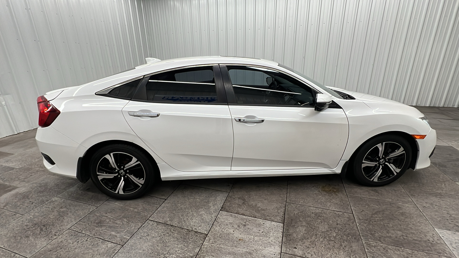 2017 Honda Civic Touring 9