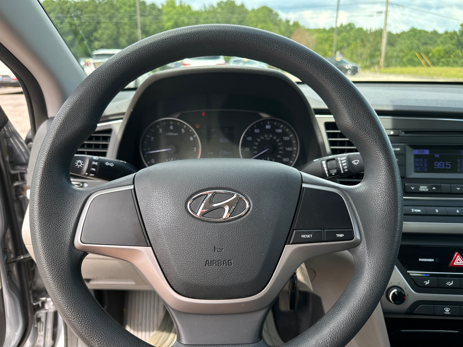 2017 Hyundai Elantra SE 14