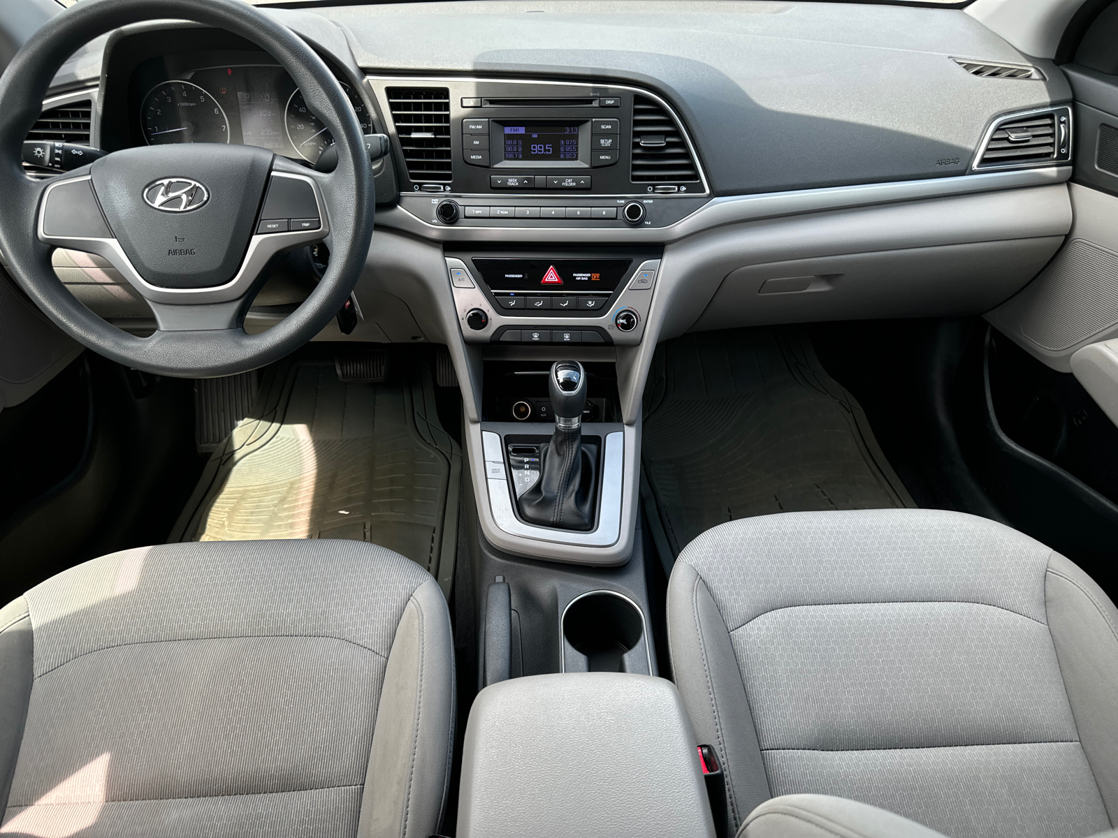 2017 Hyundai Elantra SE 21