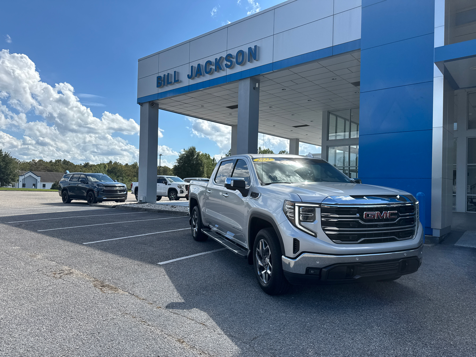 2022 GMC Sierra 1500 SLT 1