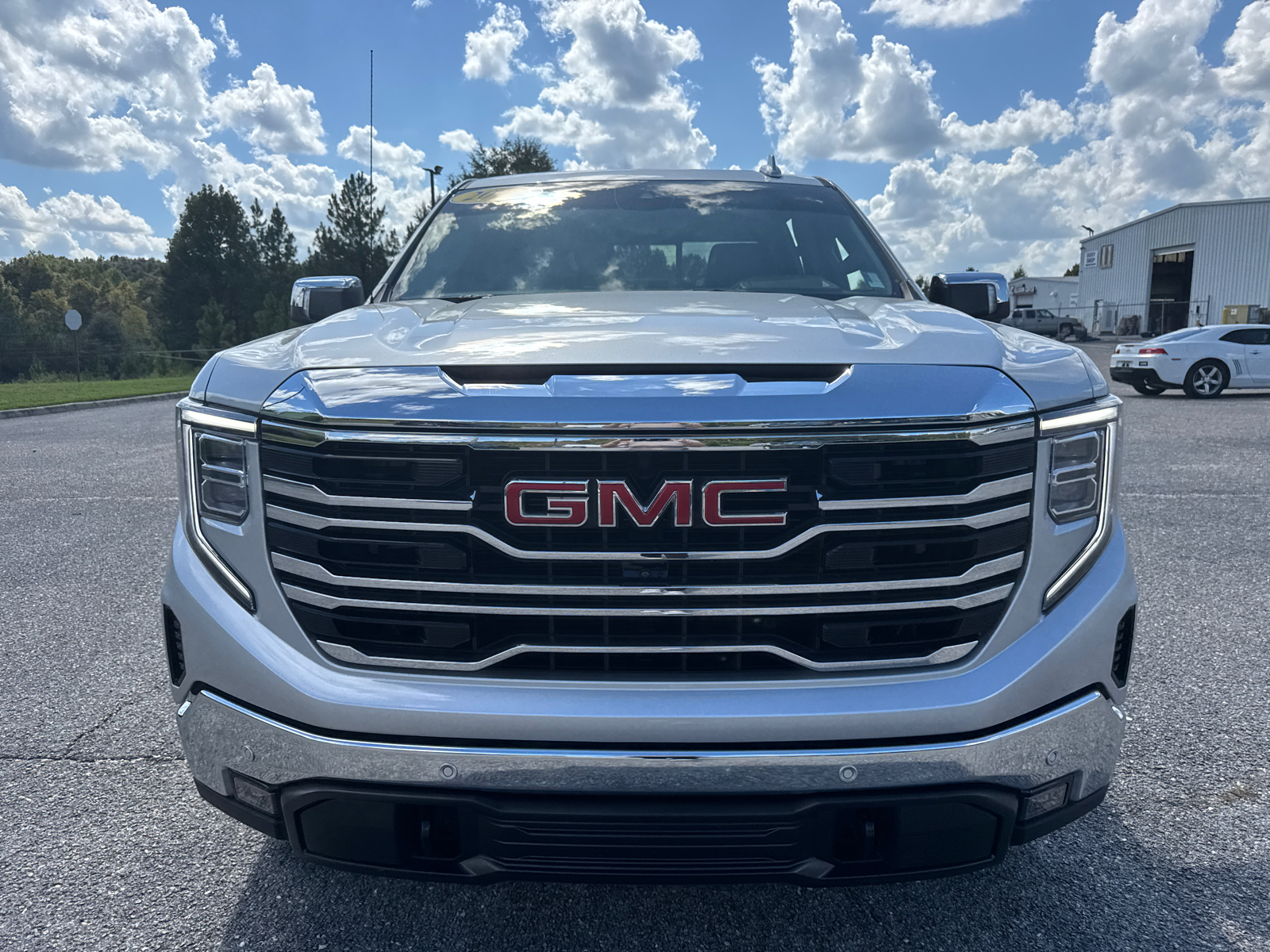 2022 GMC Sierra 1500 SLT 2