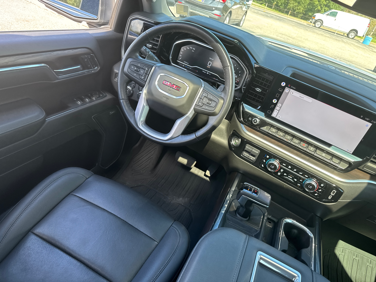 2022 GMC Sierra 1500 SLT 28