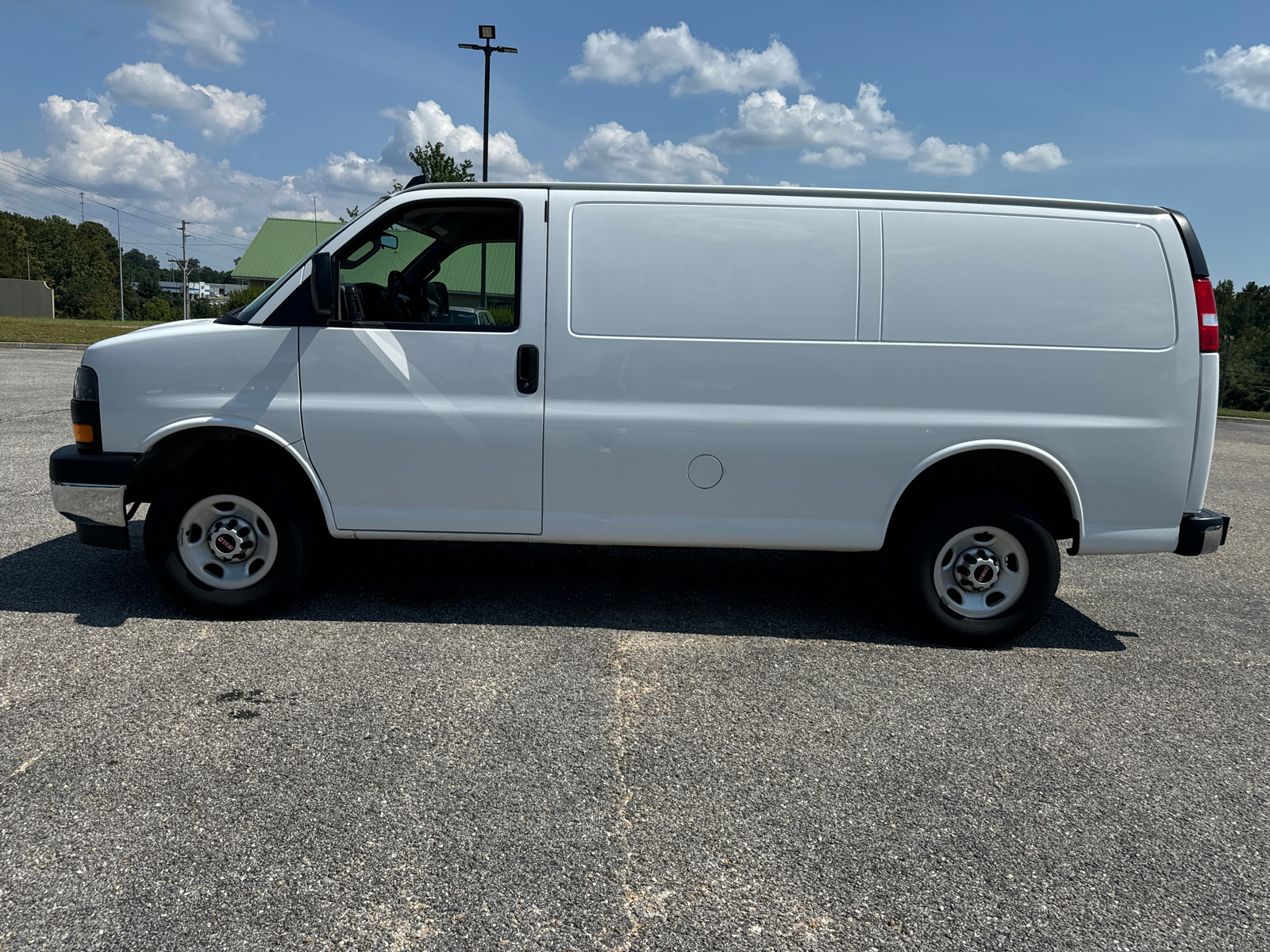 2022 GMC Savana 2500 Work Van 4