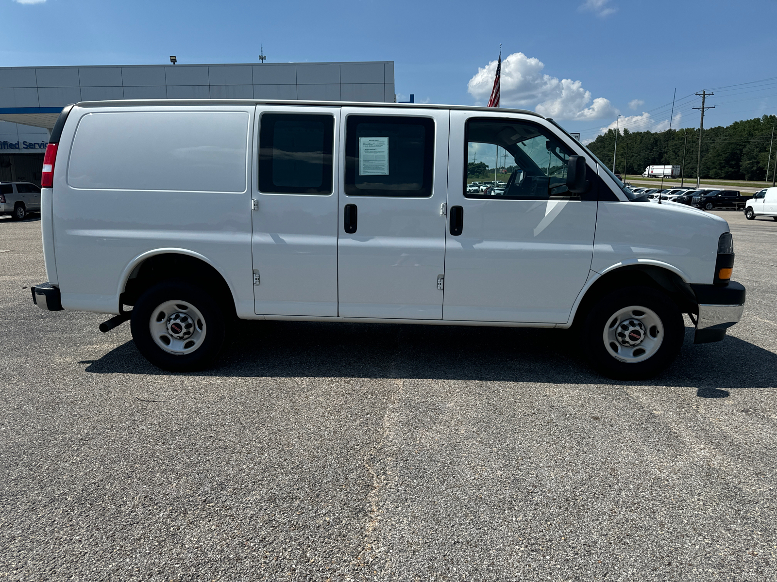 2022 GMC Savana 2500 Work Van 8