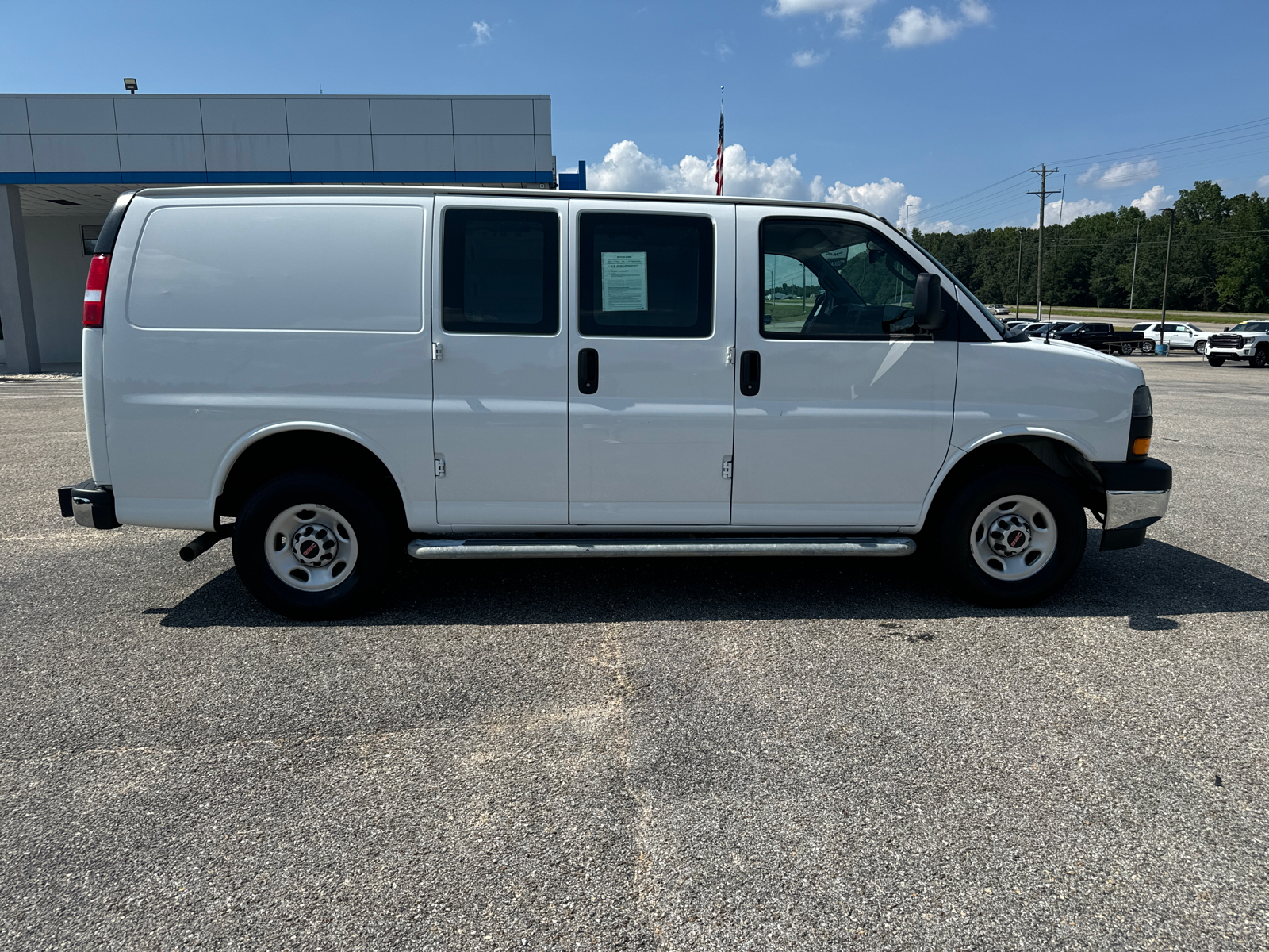 2022 GMC Savana 2500 Work Van 8