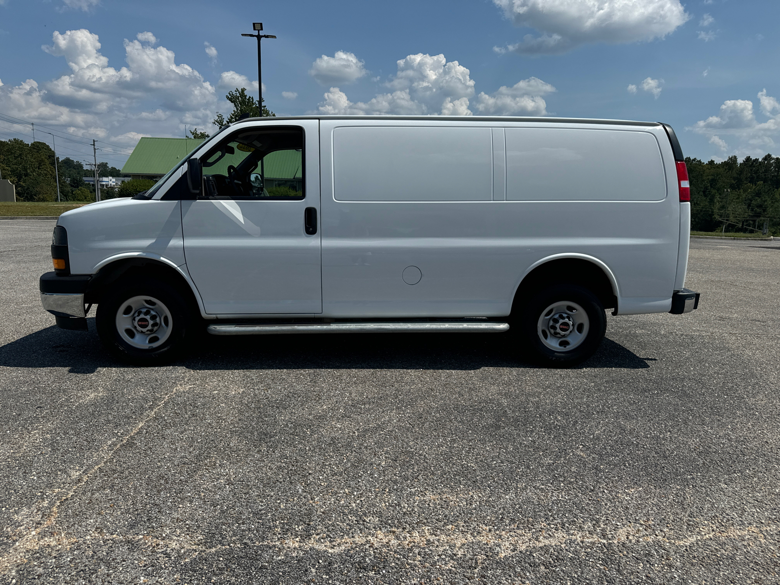 2022 GMC Savana 2500 Work Van 4