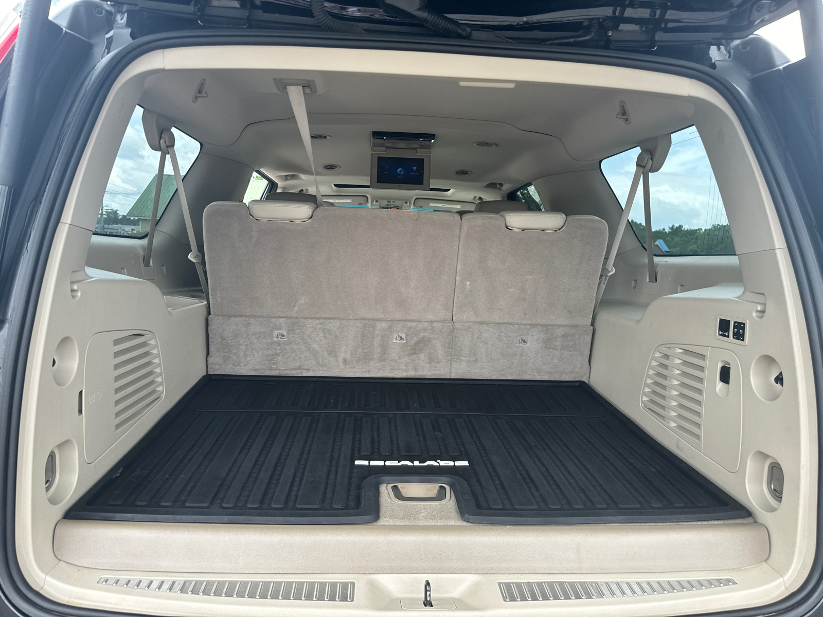 2018 Cadillac Escalade ESV Luxury 10
