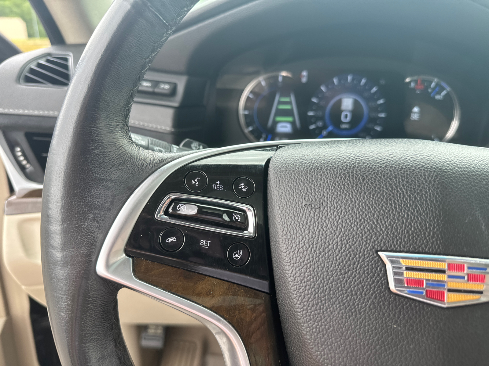 2018 Cadillac Escalade ESV Luxury 15