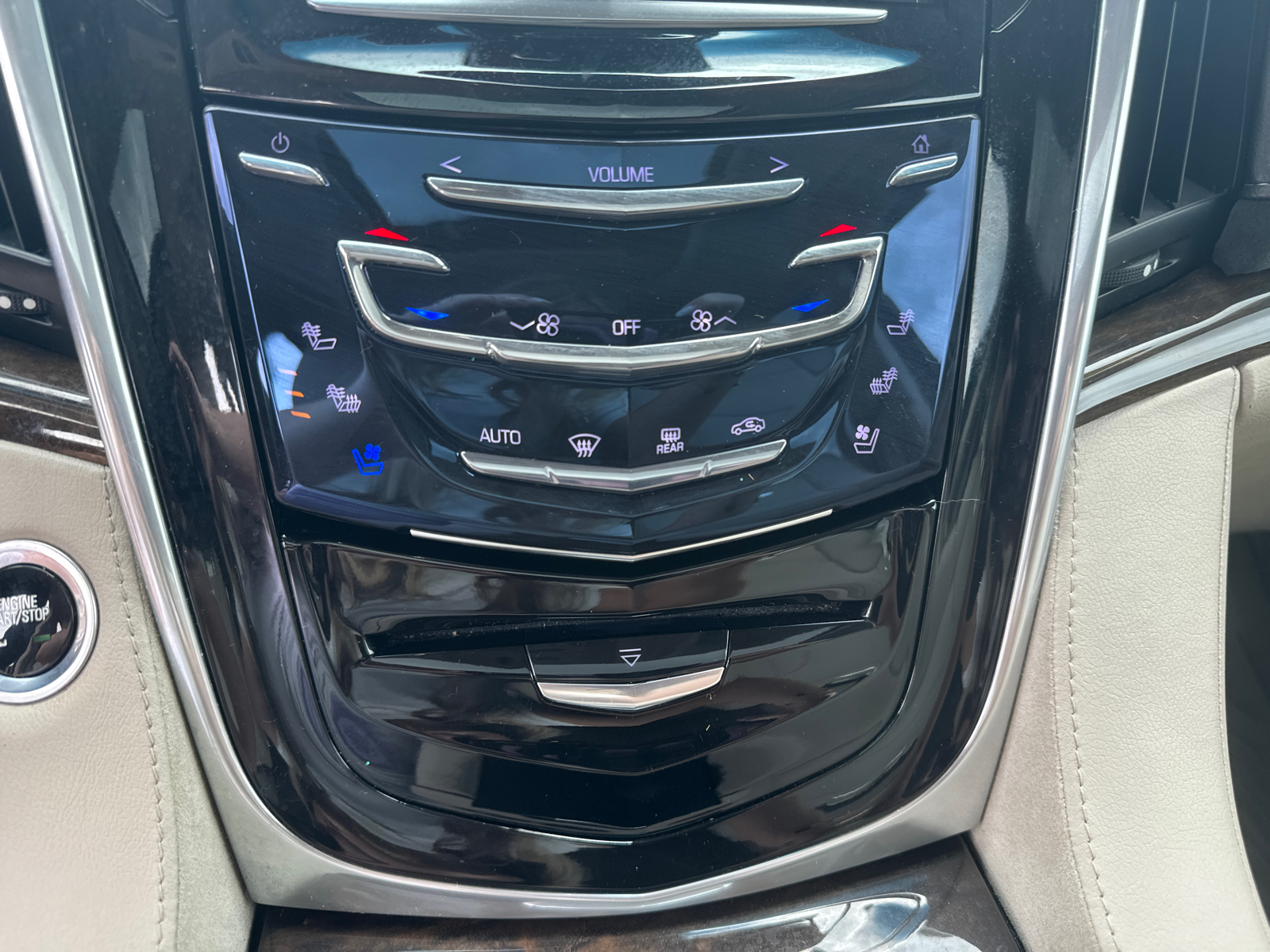 2018 Cadillac Escalade ESV Luxury 19