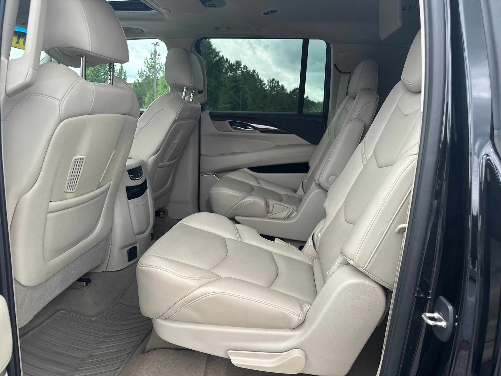 2018 Cadillac Escalade ESV Luxury 23