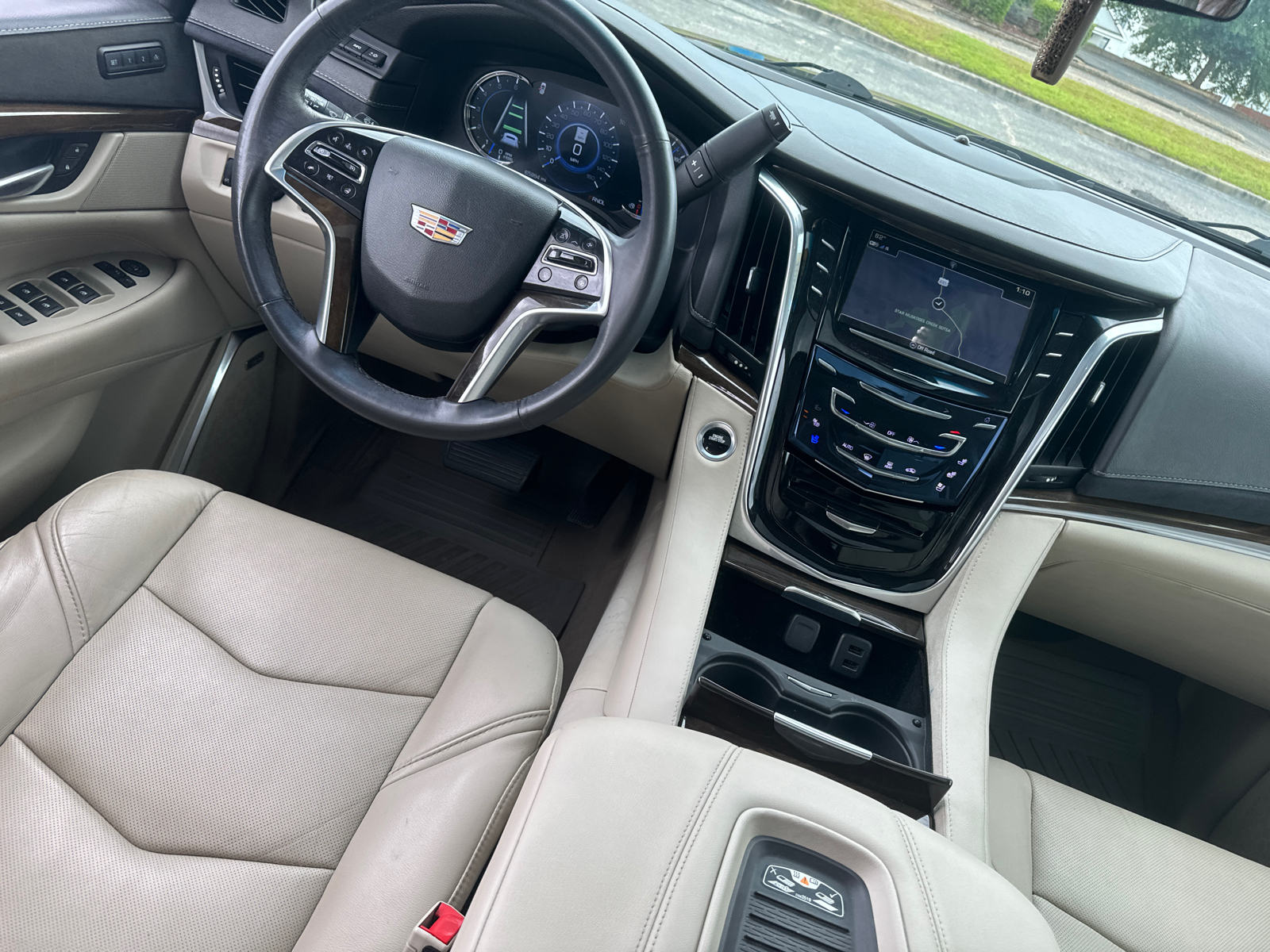 2018 Cadillac Escalade ESV Luxury 26