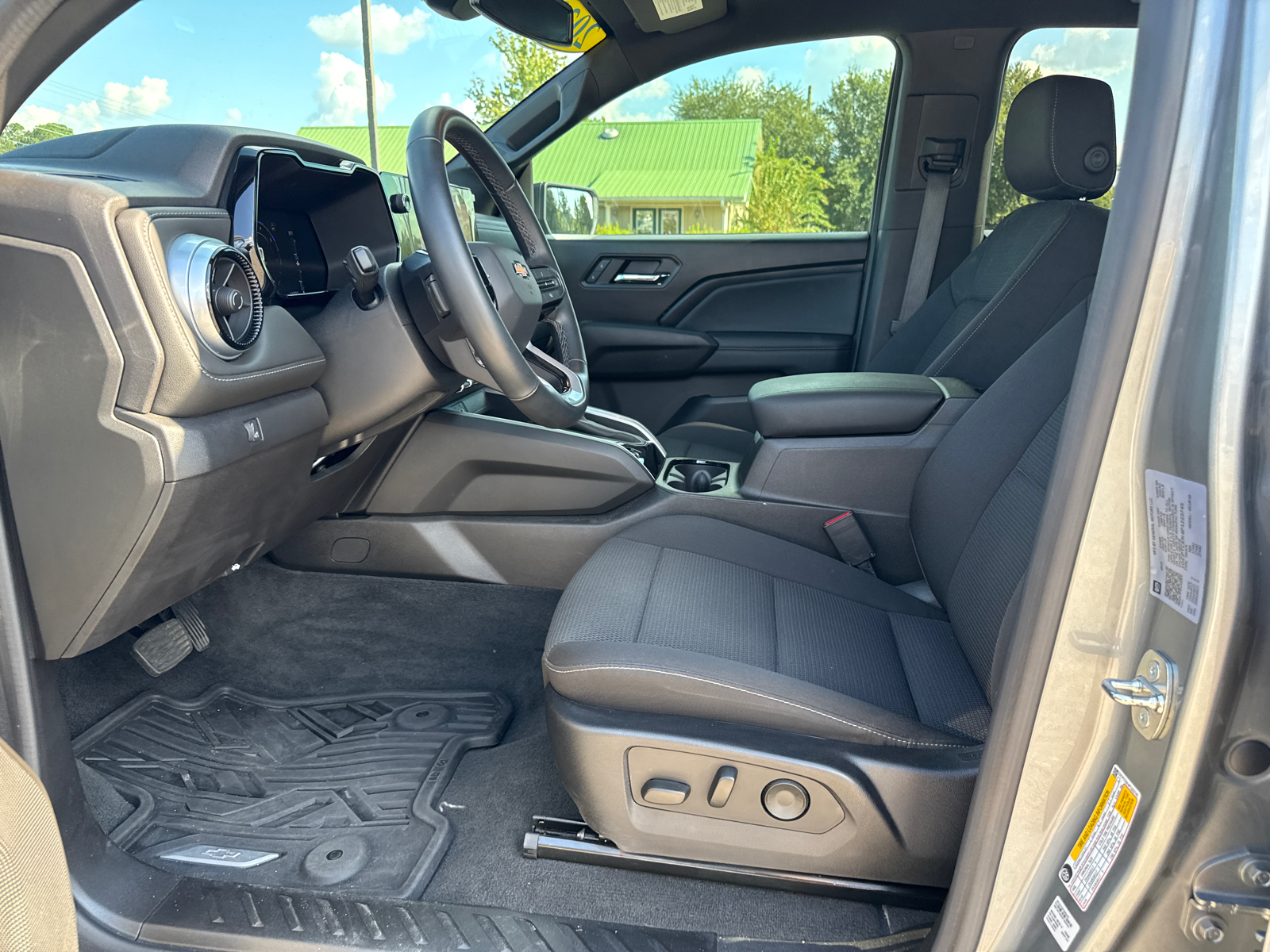 2023 Chevrolet Colorado LT 21