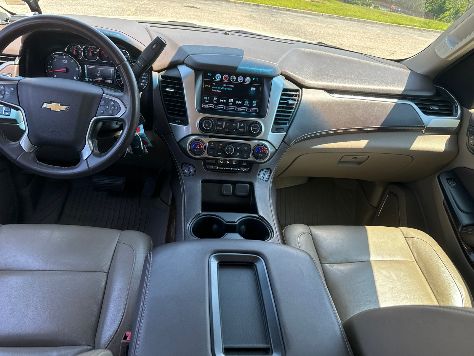 2016 Chevrolet Suburban LT 25